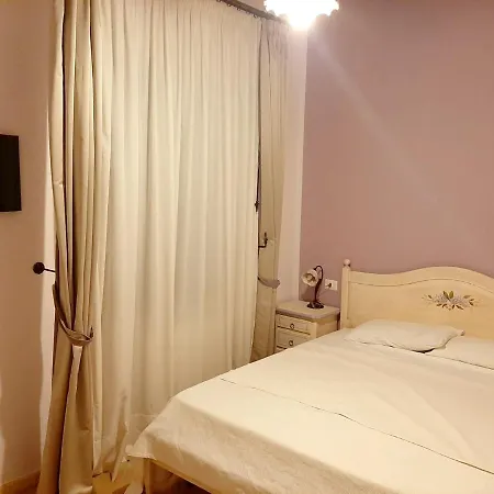 Vila Spacious With Private Pool And Stunning Views Bompensiere