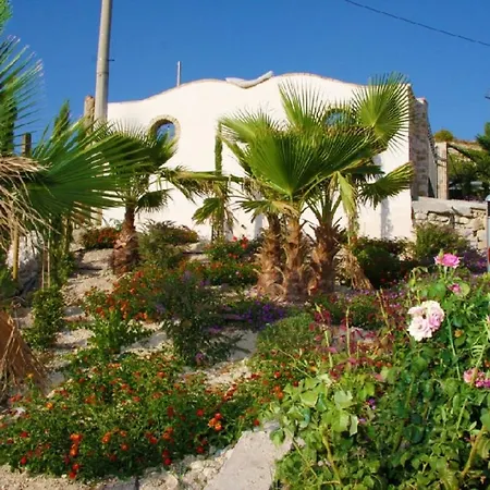 Spacious With Private Pool And Stunning Views