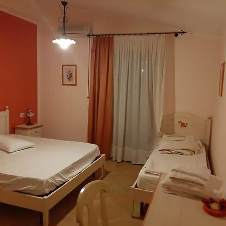 Spacious With Private Pool And Stunning Views * Bompensiere