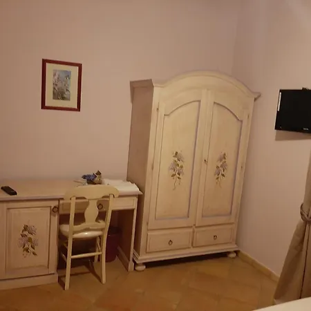 Spacious With Private Pool And Stunning Views Bompensiere
